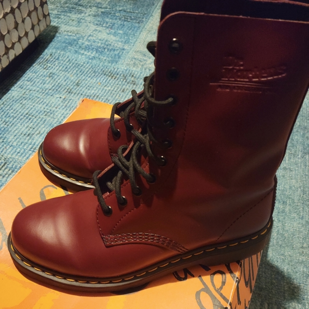 Dr Martens Cherry leather 1490 boots. Size UK 7 US WOMENS 9 US MENS 8